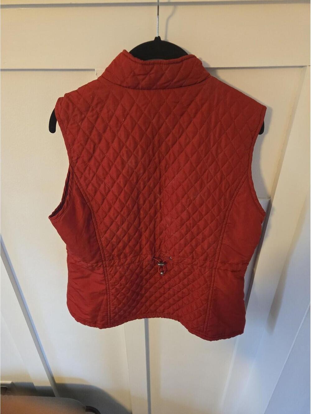 Relativity Red Quilted Puffer Vest with Cinched Back Detail - Size Medium - Picture 2 of 4